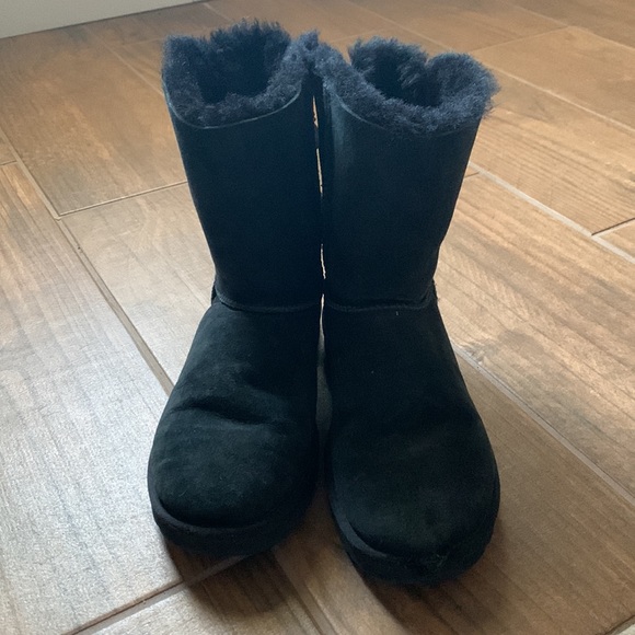 Black Bow Uggs - Picture 2 of 5